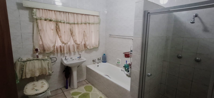 3 Bedroom Property for Sale in La Hoff North West